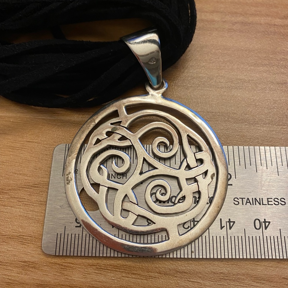 Silpada 925 sterling silver pendant on black velvet cords - Picture 3 of 6